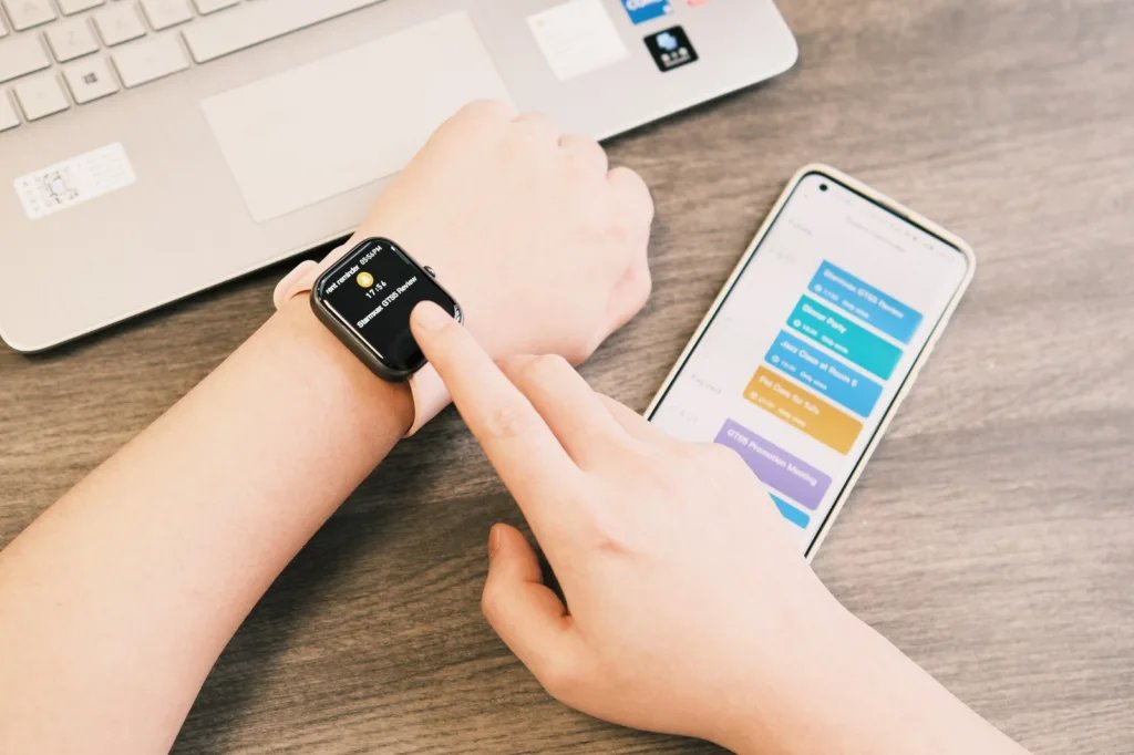 Hands-On with Starmax GTS5 Smart Watch: A Firsthand Review of Its Features and Design