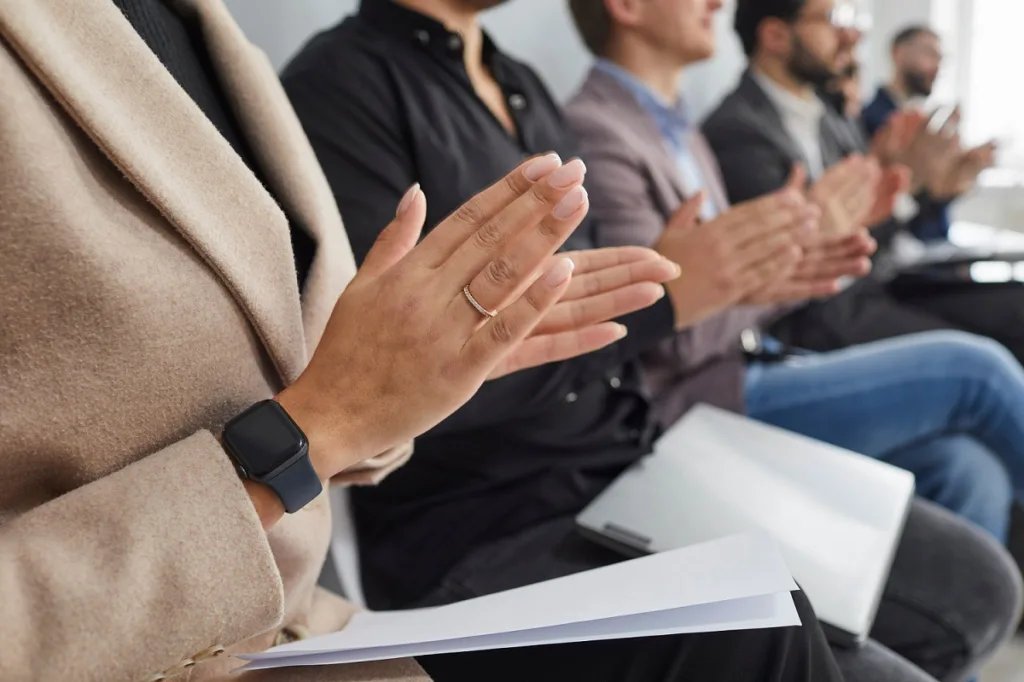 Redefining Your Business Events with Smart Watches: A Complete Guide for Organizers